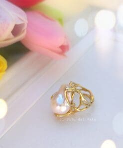 Anello Medusa con perla scaramazza