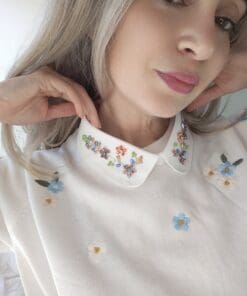 Collo Camicia Ricamato con campo fiori - immagine 4