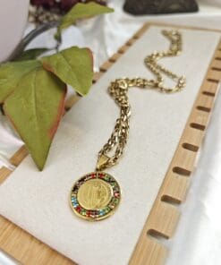 Alternative view of Collana lunga con medaglia multicolore