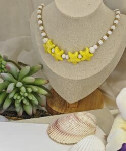 Alternative view of Collana con stelle in ceramica giallo sole