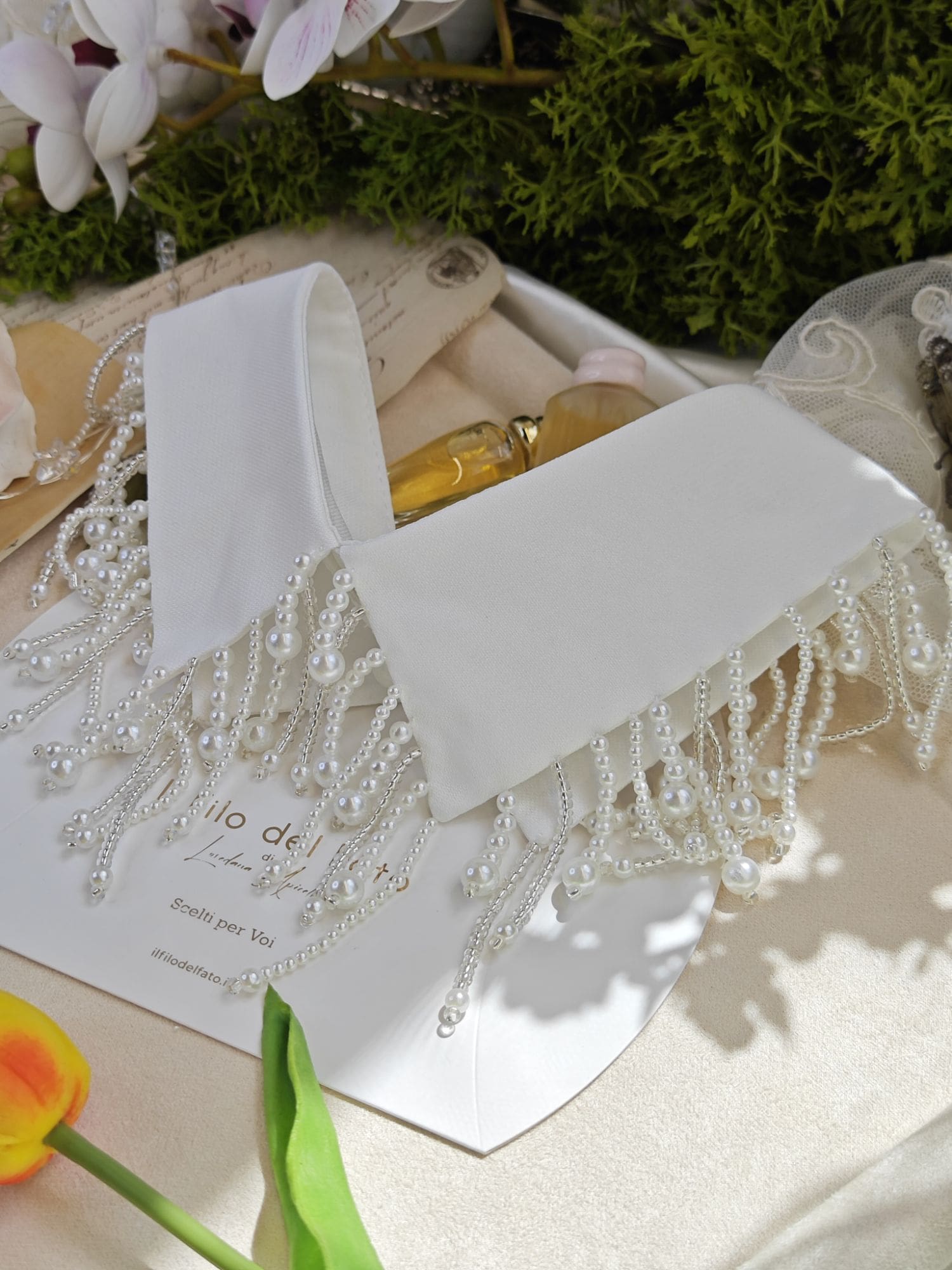 Collo Camicia con perline pendenti