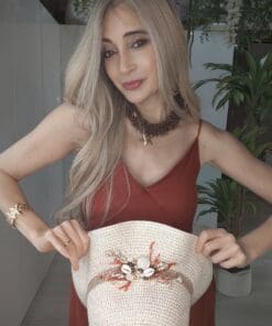 Cappello Con Nodo tra coralli e conchiglie - immagine 3