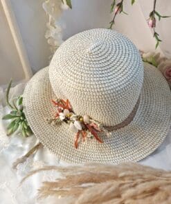 Cappello Con Nodo tra coralli e conchiglie