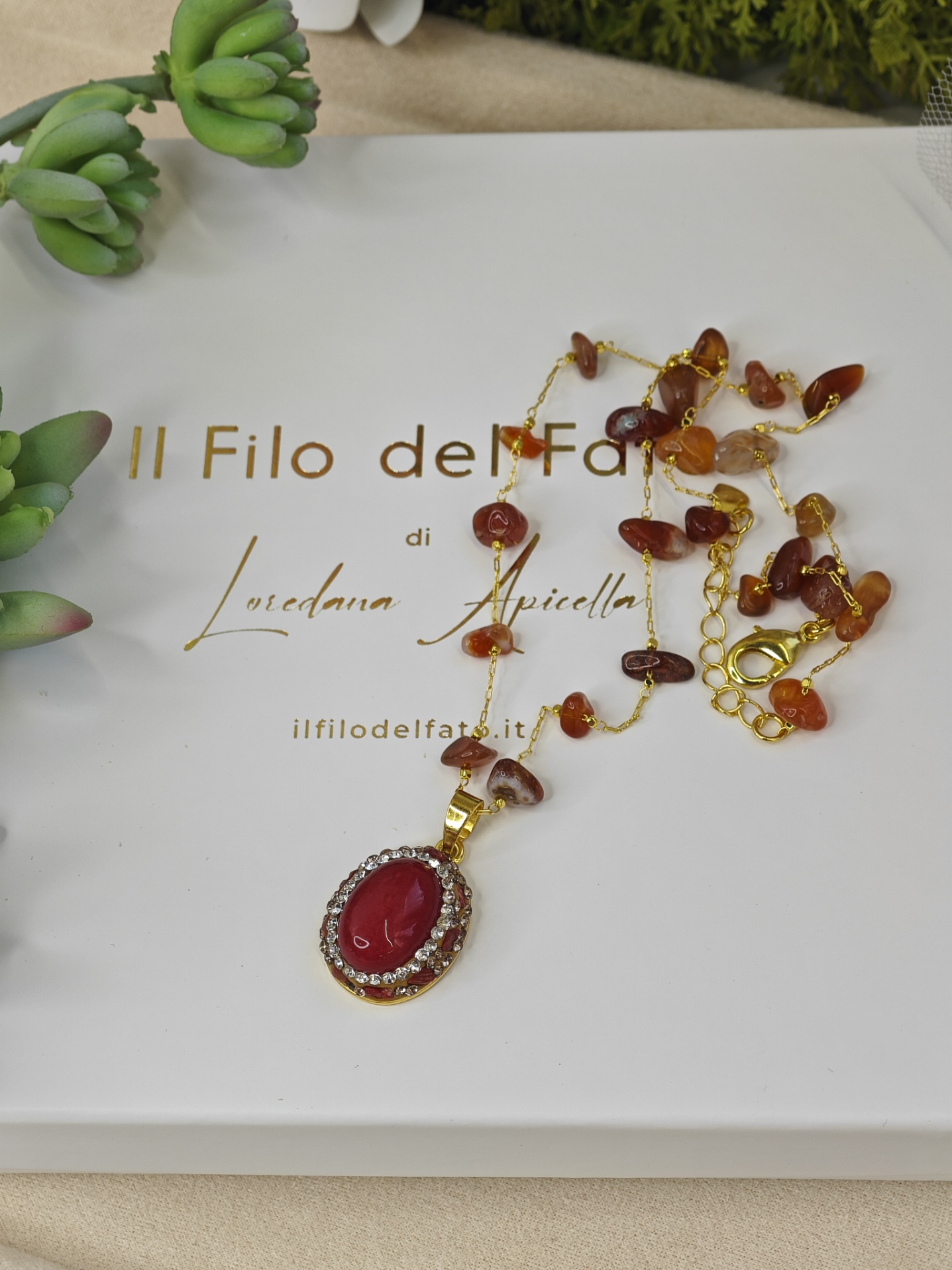 Collana Chips di pietra naturale con ciondolo