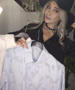 Camicia fiori in trasparenza con punti luce