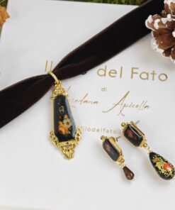 Alternative view of Choker Quadro antico