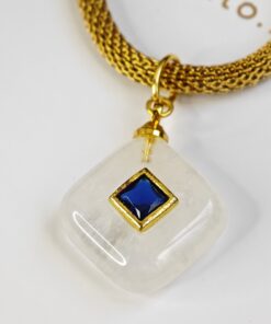 Alternative view of Collana Usbergo con ciondolo in quarzo