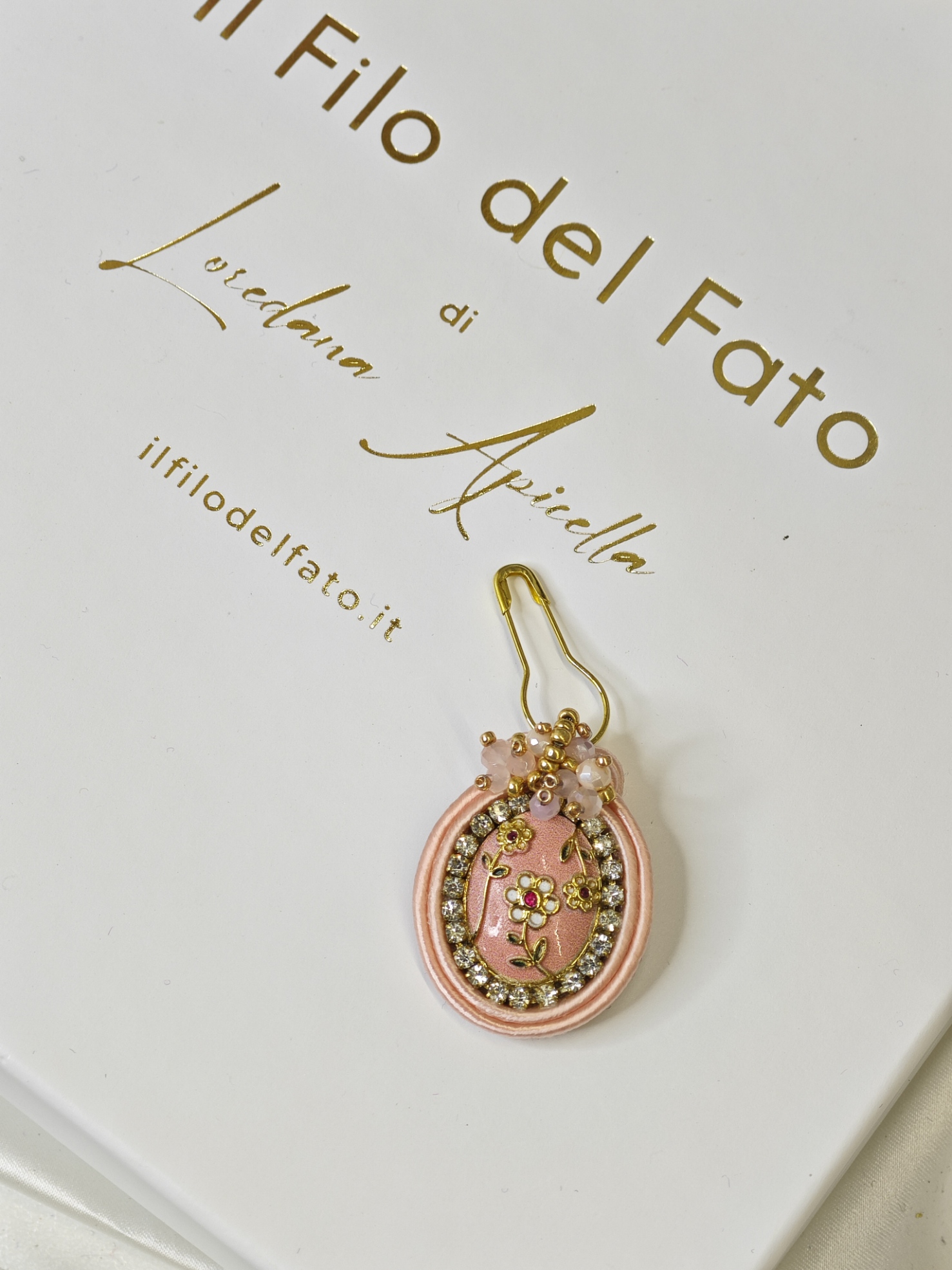 Spilla con medaglione dipinto - immagine 2